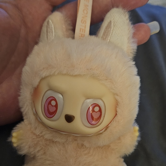 Labubu - Picture 2 of 4